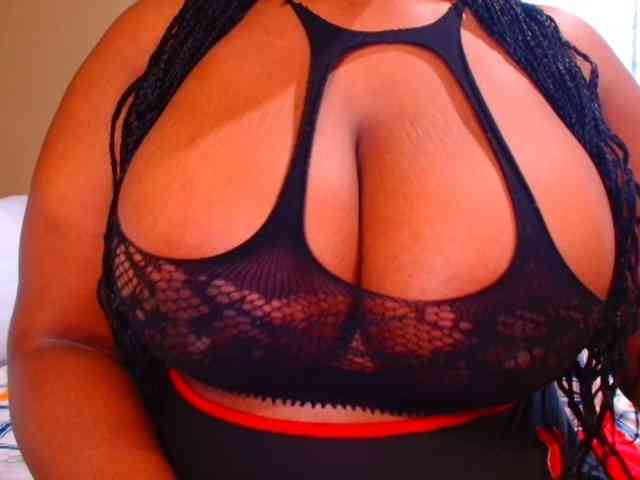 BUSTYDIAMOND webcam