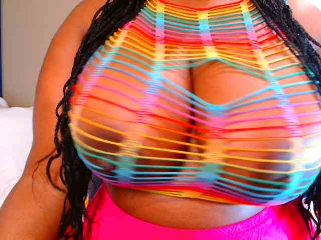 BUSTYDIAMOND webcam