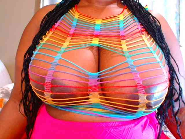 BUSTYDIAMOND webcam