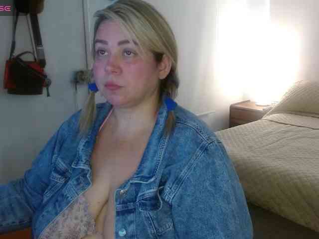 bella_savati webcam