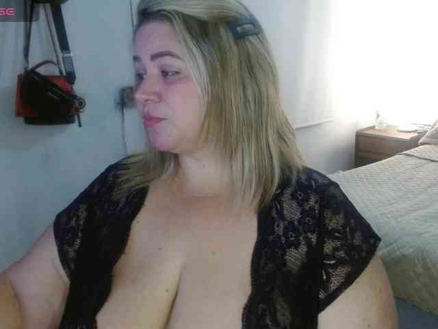 bella_savati webcam