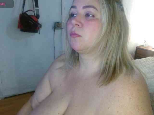 bella_savati webcam