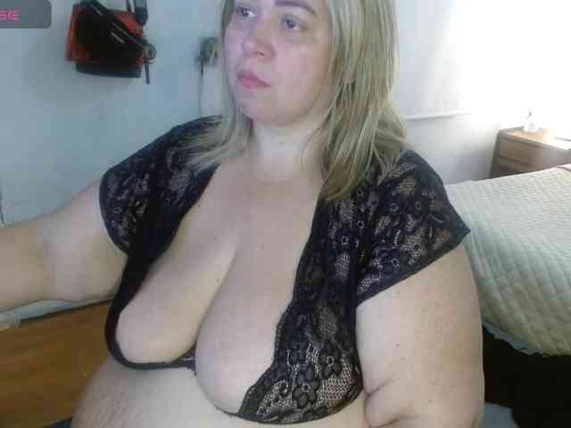 bella_savati webcam