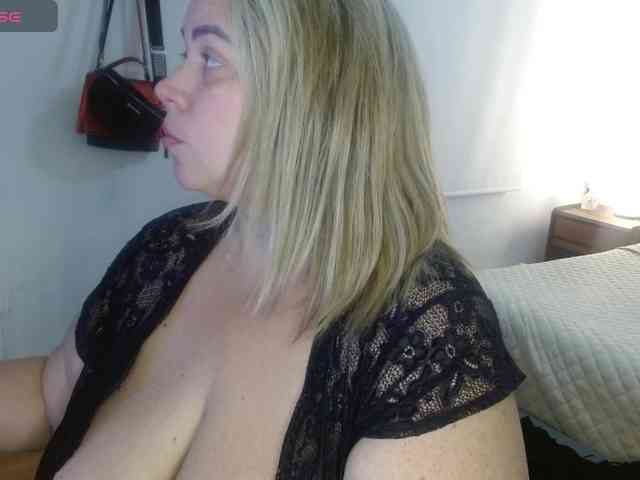 bella_savati webcam