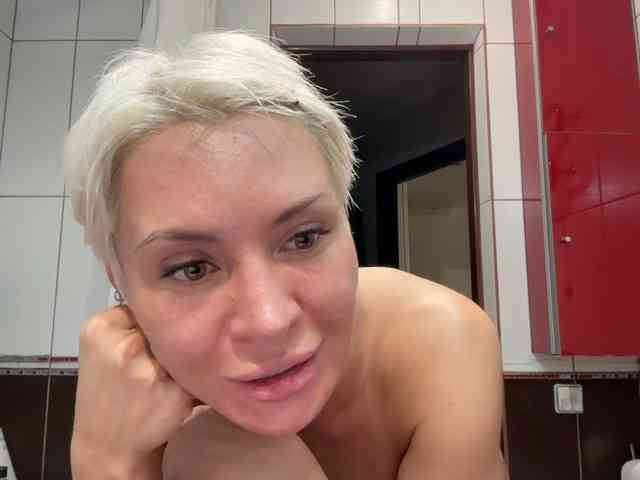Nikole_Censori
