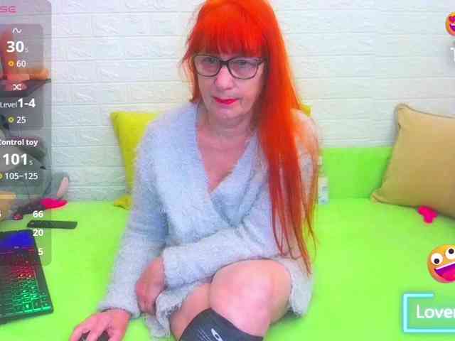FoxyMature webcam
