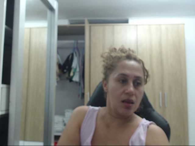 RoxanaMilf webcam