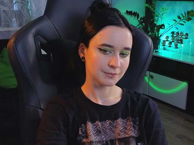 KiraLiLime Live Cam Chat on BongaCams