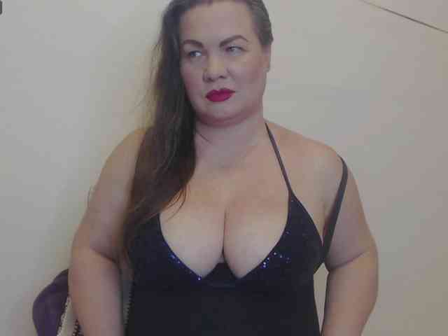 Lady-Adrianna webcam