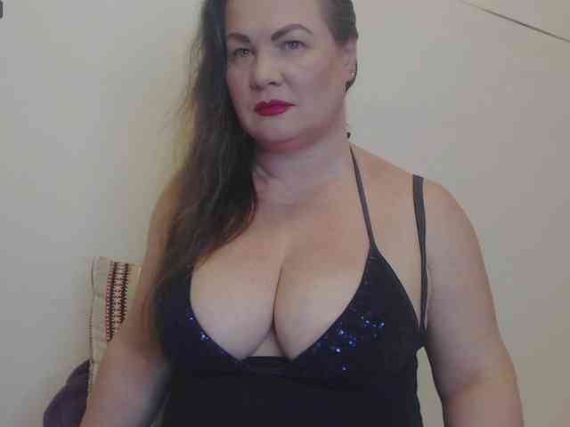 Lady-Adrianna webcam