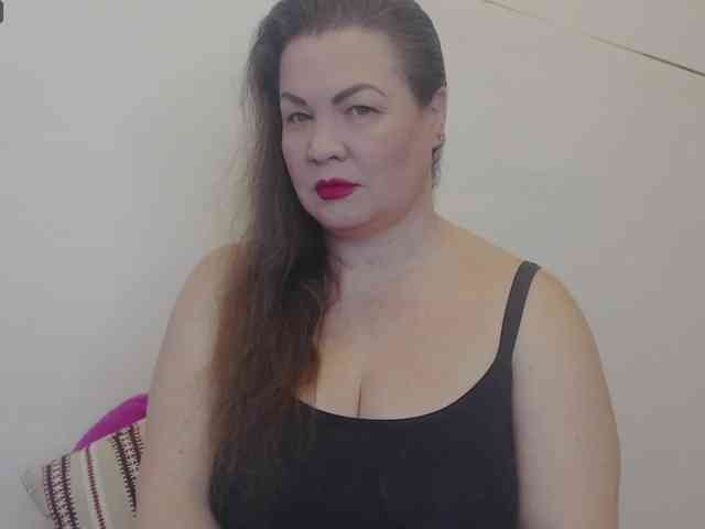 Lady-Adrianna webcam