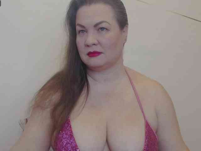 Lady-Adrianna webcam