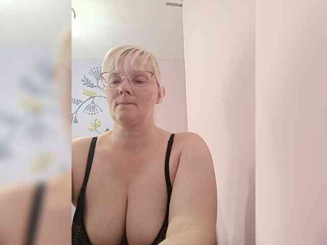 Sweetie454 webcam