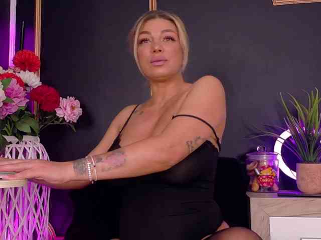 DeeaDiamond1 webcam