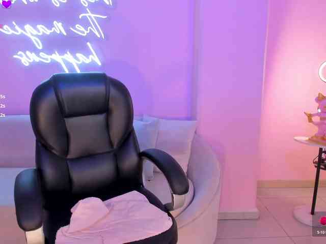 MiaRoberts1 webcam