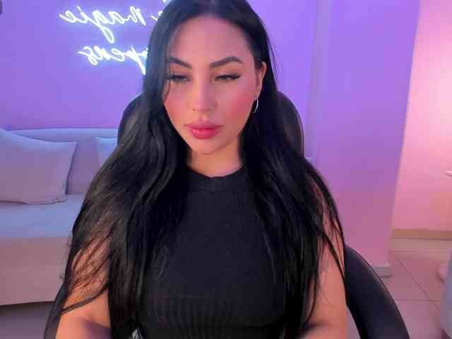 MiaRoberts1 webcam