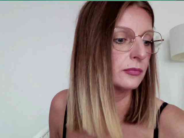 RachellaFox webcam