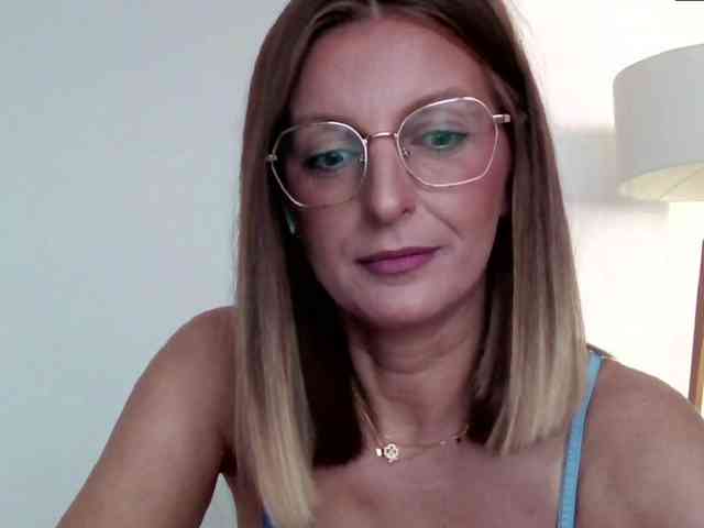 RachellaFox webcam