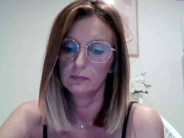 RachellaFox webcam