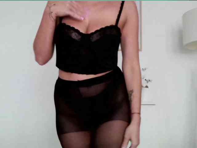 RachellaFox webcam