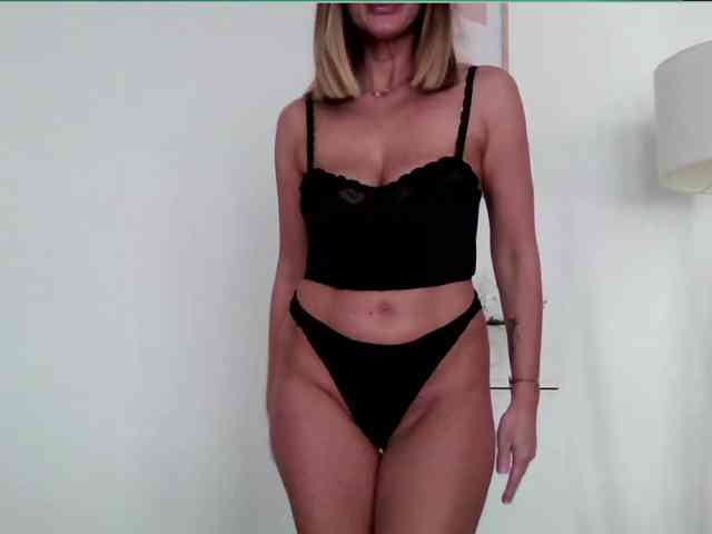 RachellaFox webcam