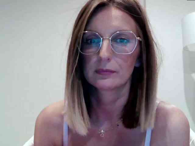 RachellaFox webcam