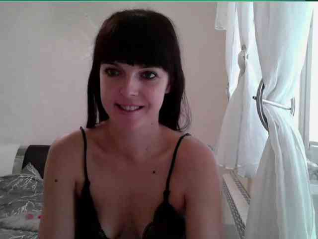 HotBrianna webcam