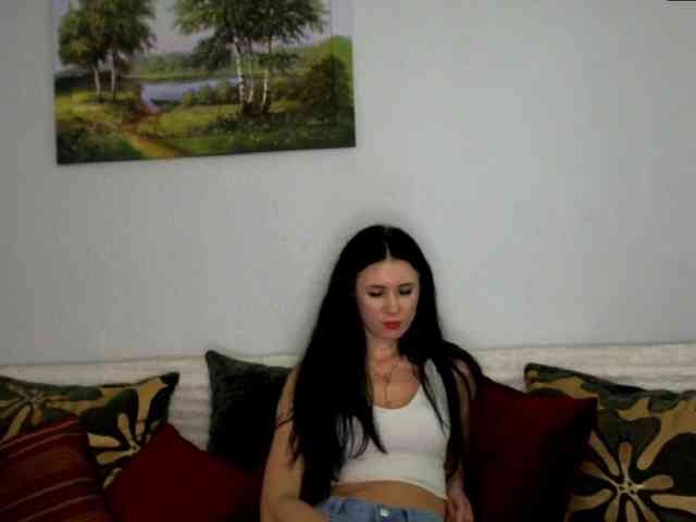 MilfLunna webcam