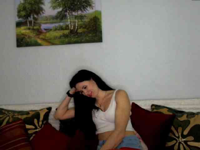 MilfLunna webcam