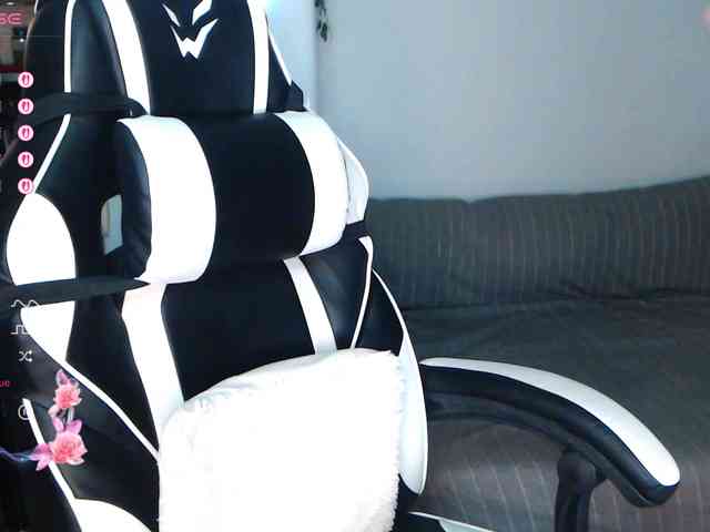 LoveSuperGerl webcam