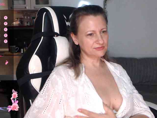 LoveSuperGerl webcam