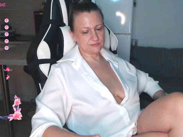 LoveSuperGerl webcam