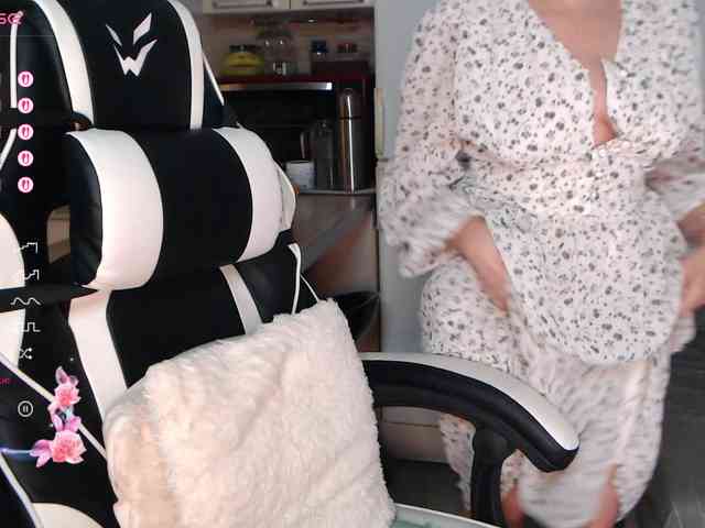 LoveSuperGerl webcam