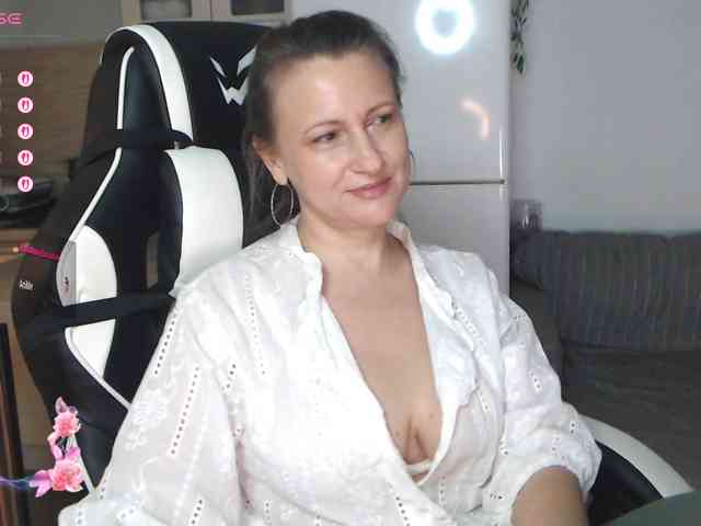 LoveSuperGerl webcam