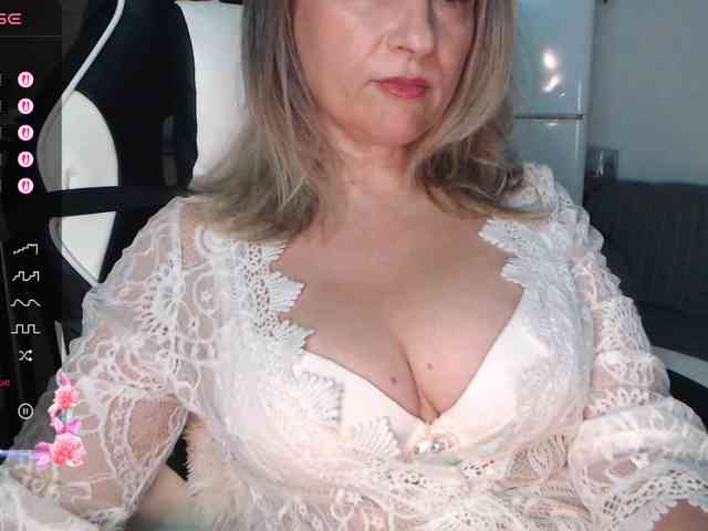 LoveSuperGerl webcam