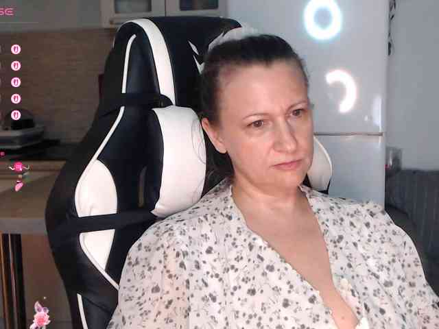 LoveSuperGerl webcam