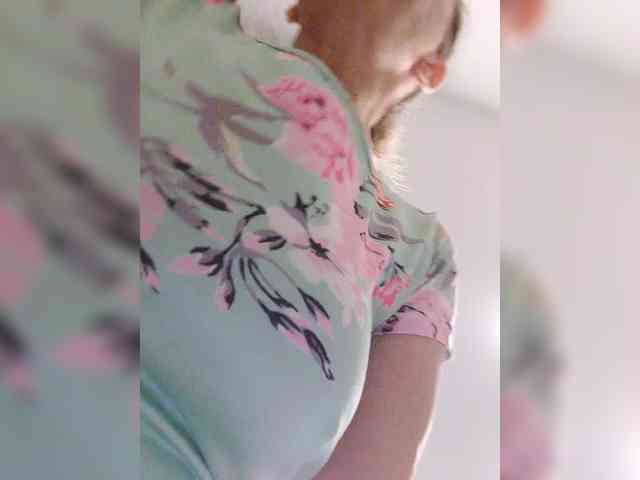 LoveSuperGerl webcam