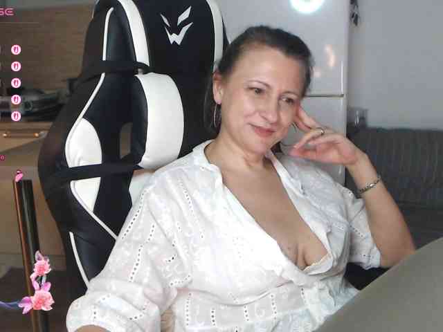 LoveSuperGerl webcam