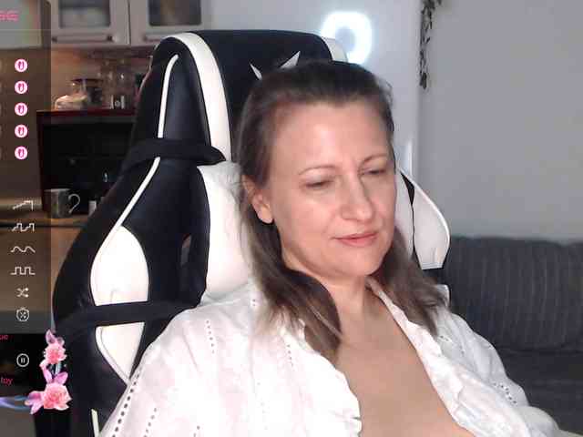 LoveSuperGerl webcam