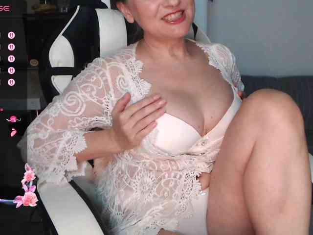 LoveSuperGerl webcam