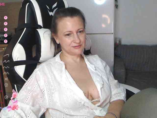 LoveSuperGerl webcam
