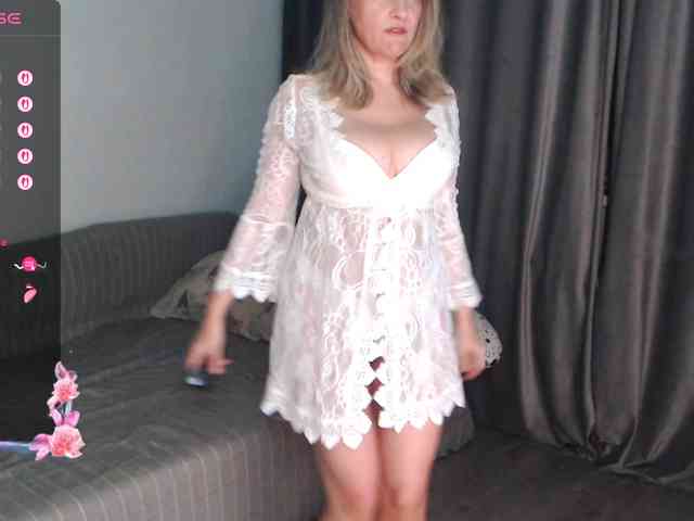 LoveSuperGerl webcam