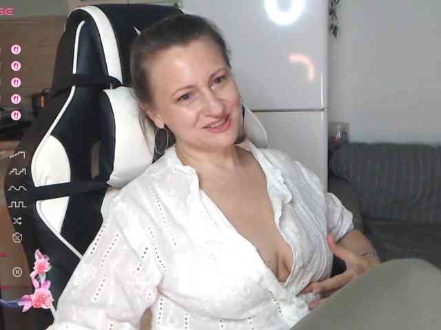 LoveSuperGerl webcam