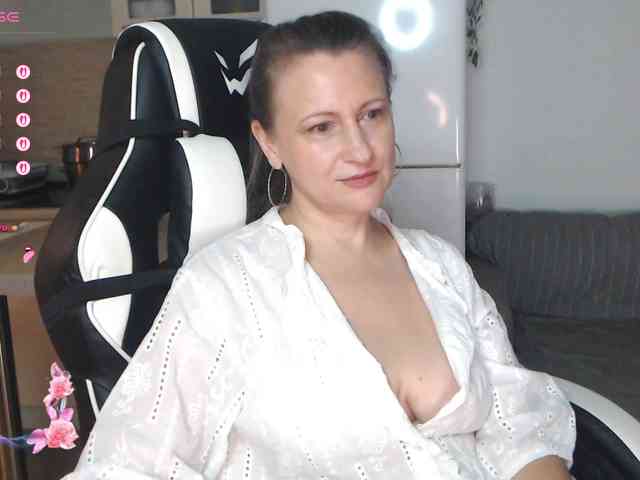 LoveSuperGerl webcam