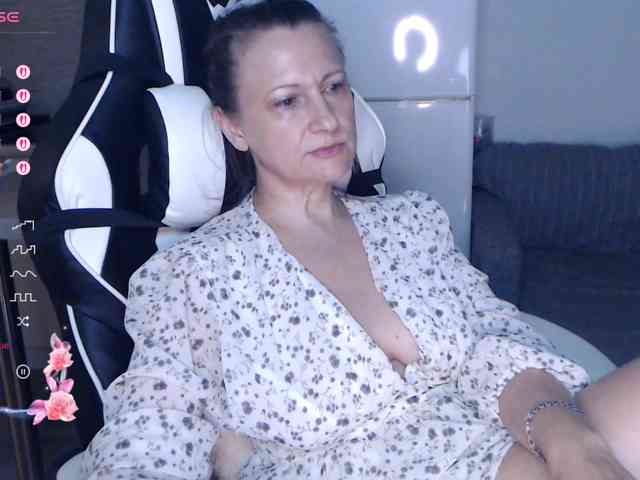 LoveSuperGerl webcam