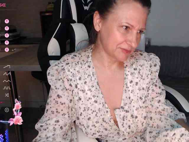 LoveSuperGerl webcam