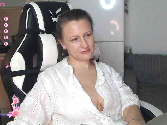 LoveSuperGerl webcam
