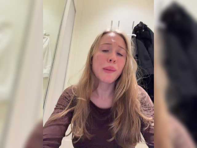 Accedi alla chat con il nickname LiiBaby LiiBaby