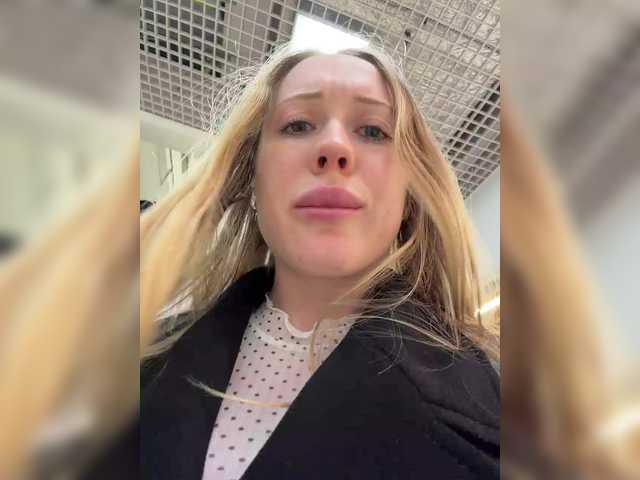 Accedi alla chat con il nickname LiiBaby LiiBaby