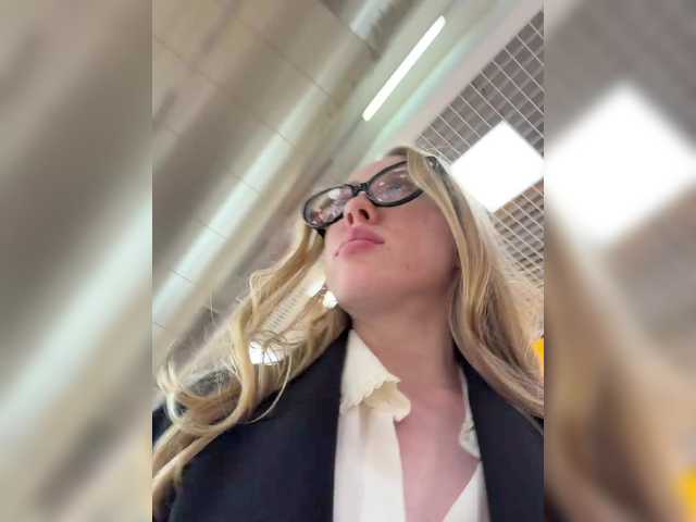 Entrez le videochat erotique avec le
modèle LiiBaby LiiBaby